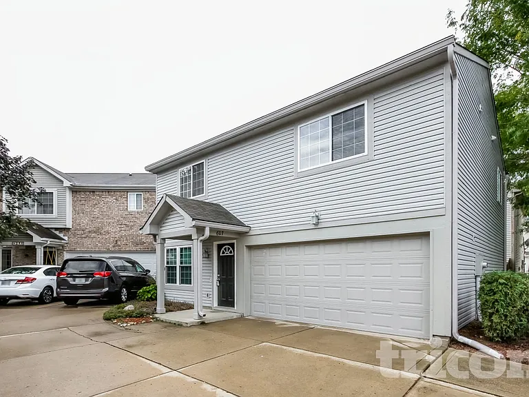 607 Mountain Pine Dr — Photo 2