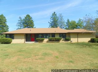 104 McKinley Dr, Mahomet, IL 61853