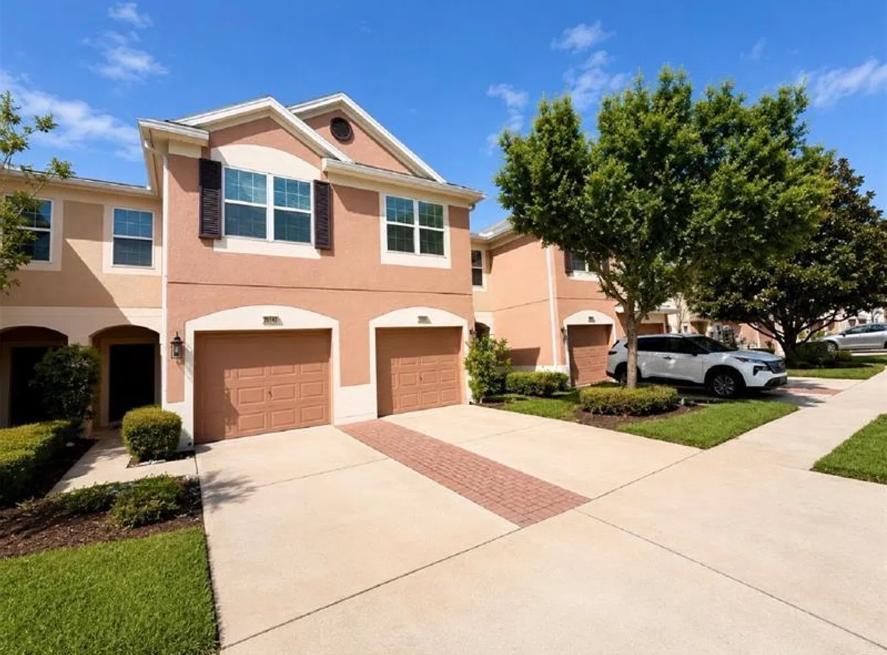3 bed, 2.5 bath, 1588 sqft, $2,050 — Photo 1