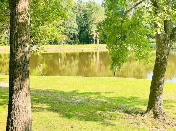 1553 Bojo Cir, Manning, SC 29102