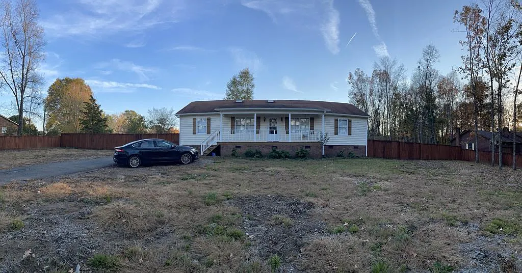 3 bed, 1940 sqft, $2,550 — Photo 1