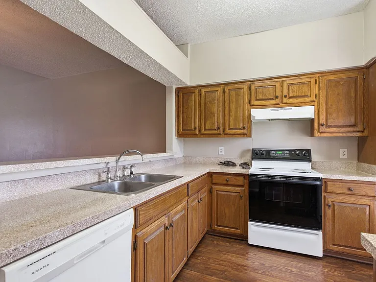 6324 Alissa Dr — Photo 13
