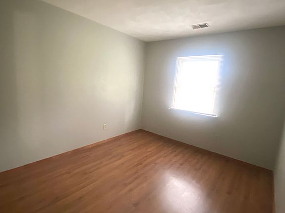 5th image of 1107 N Bradley Ave #3