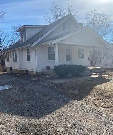 2nd image of 5829 Manchester Ave