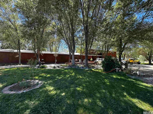 39 Barker Blvd, Round Mountain, NV 89045