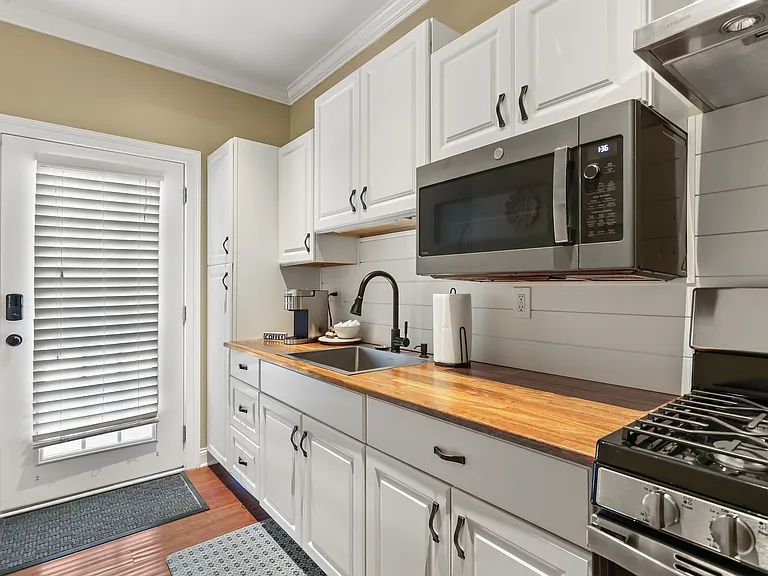 1233 Wilmington Island Rd #C — Photo 9