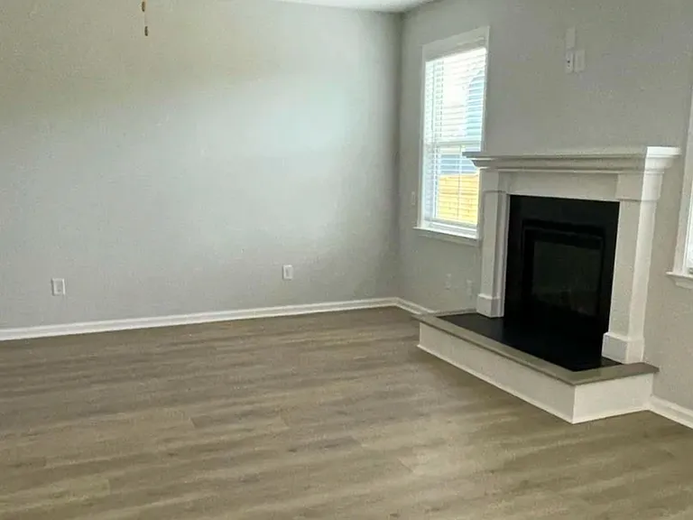 547 Backacre Ct — Photo 7