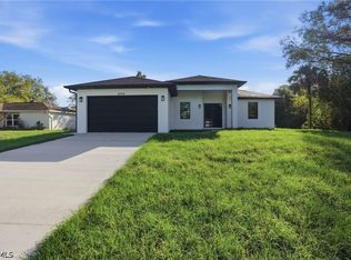 2039 Detroit Dr, Labelle, FL 33935