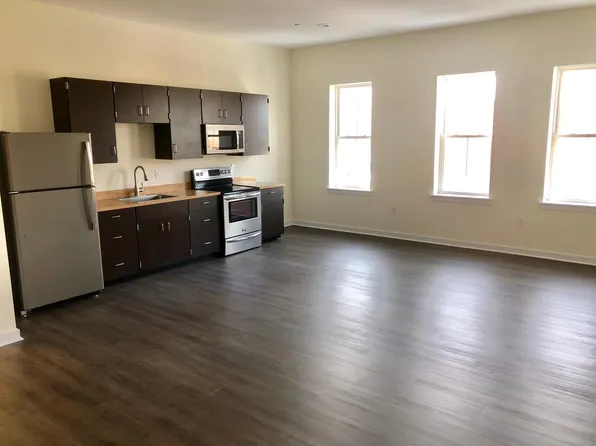 320 Main St #10, Royersford, PA 19468