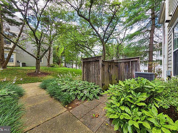 3rd image of 13913 Highstream Pl #810