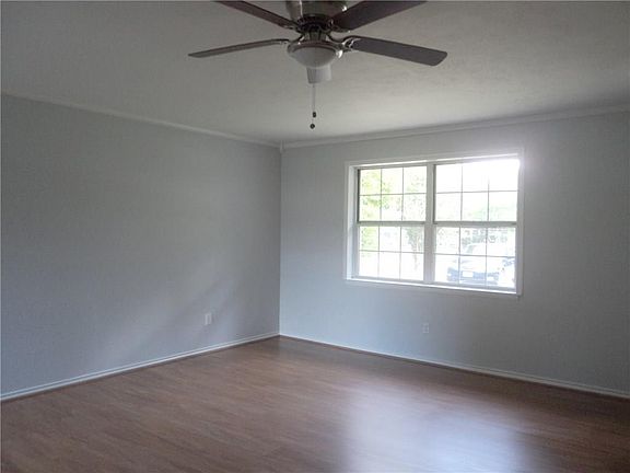 3rd image of 3055 Mason Dr