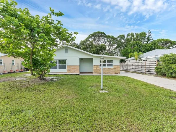 2837 Yorktown St, Sarasota, FL 34231