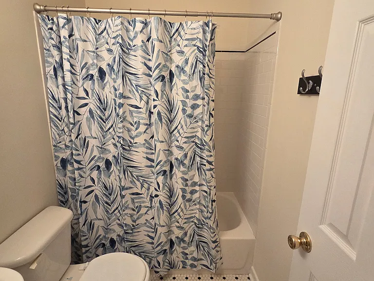 731 Catherine St — Photo 12
