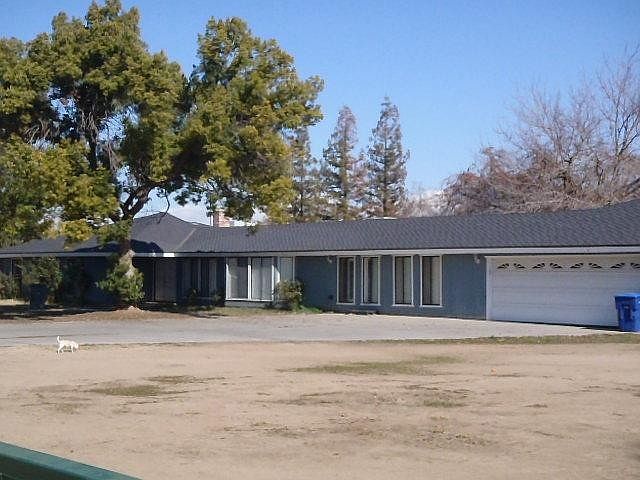 1st image of 3550 N Armstrong Ave