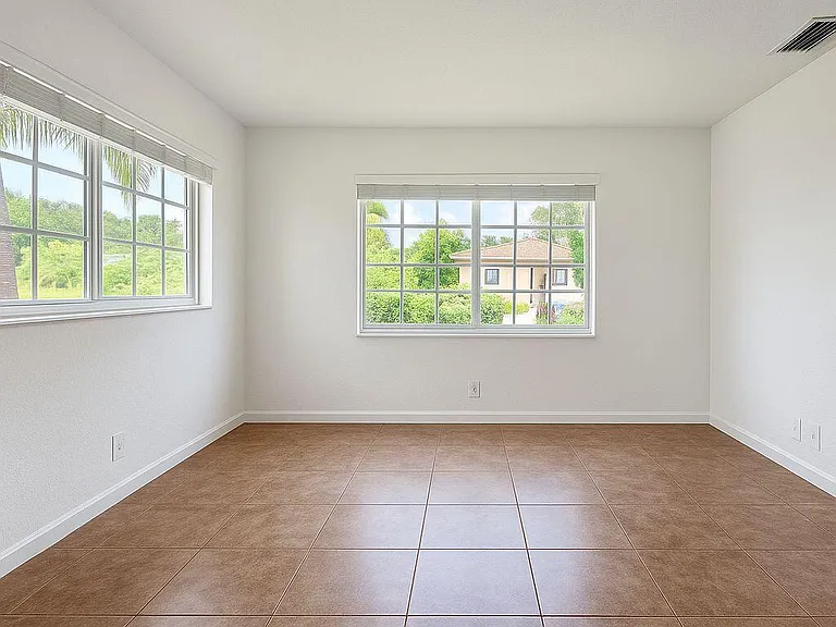 1671 NE 33rd St #1 — Photo 7