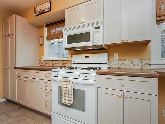 5th image of 1317 Parkwood Dr SE