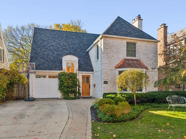 538 Meadow Rd, Winnetka, IL 60093