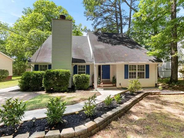 285 Edgewater Dr, Macon, GA 31220