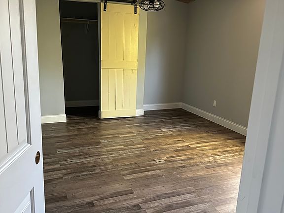 4th image of 909 Orange St