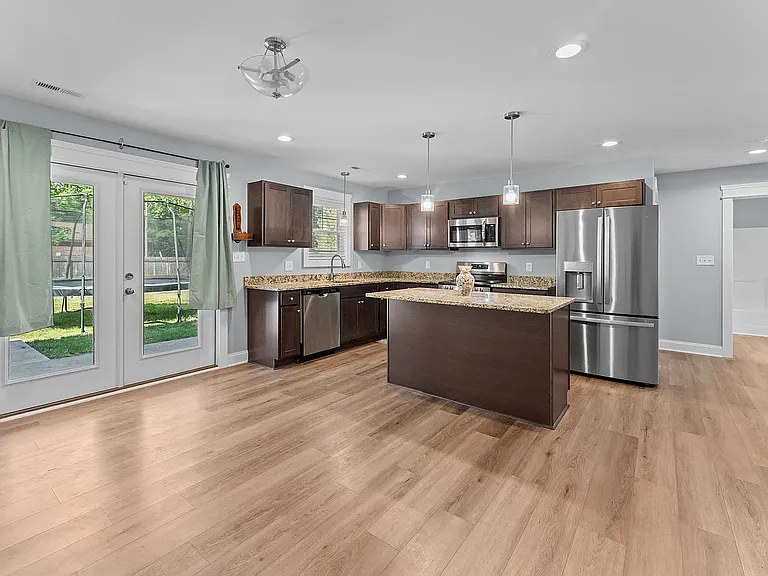 101 Pine St — Photo 3