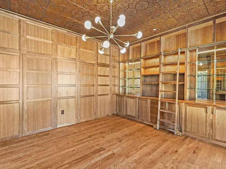 1172 Queens Rd #8 — Photo 37