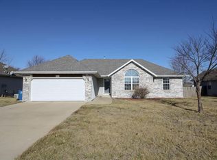 2935 W Westview St, Springfield, MO 65807