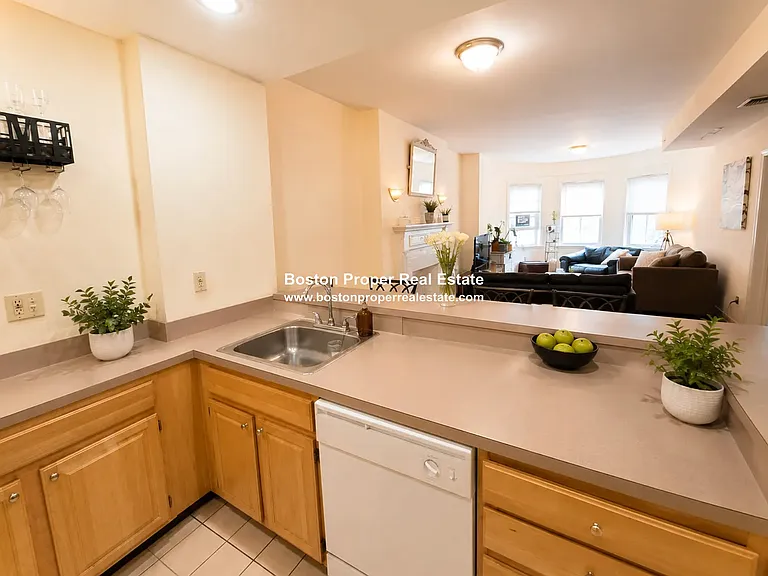 1406 Beacon St #7 — Photo 12