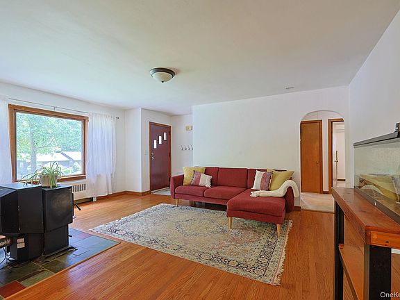 4th image of 178 Mount Airy Road