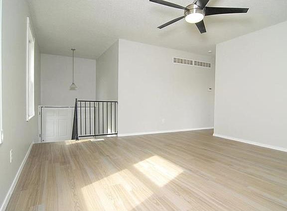 4th image of 2647 Clovermere Ct