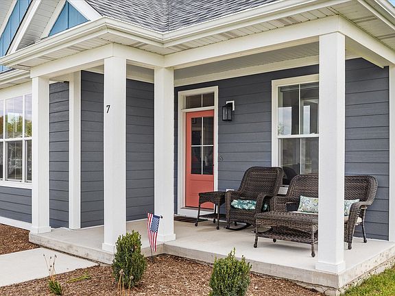 3rd image of 7 Juniper Ln