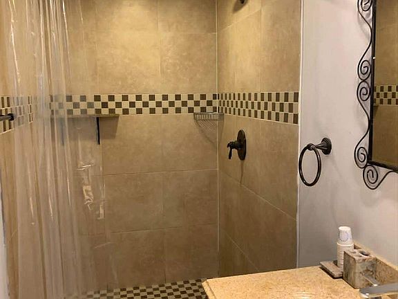 5th image of 10809 Lambert Cir