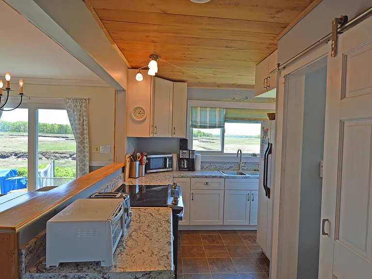 36 Dyke Rd — Photo 8