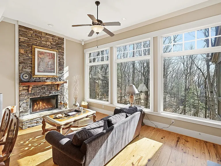 425 Sanderlin Mountain Dr — Photo 20