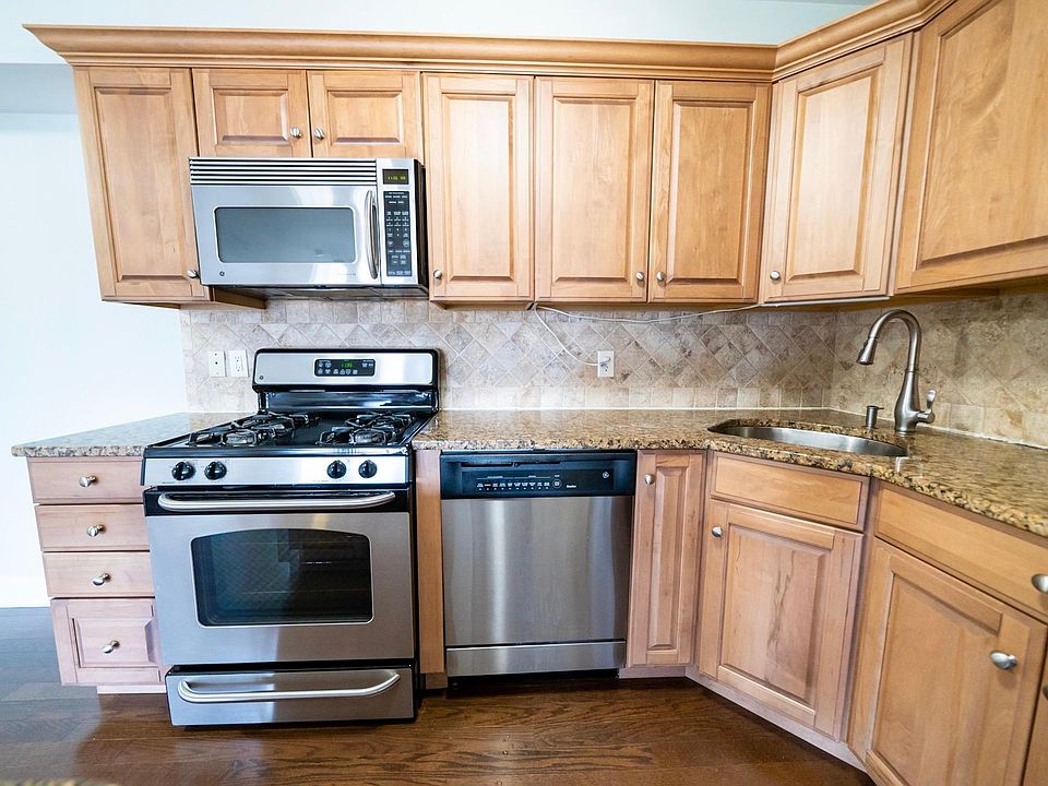 AMPLE KITCHEN CABINETS