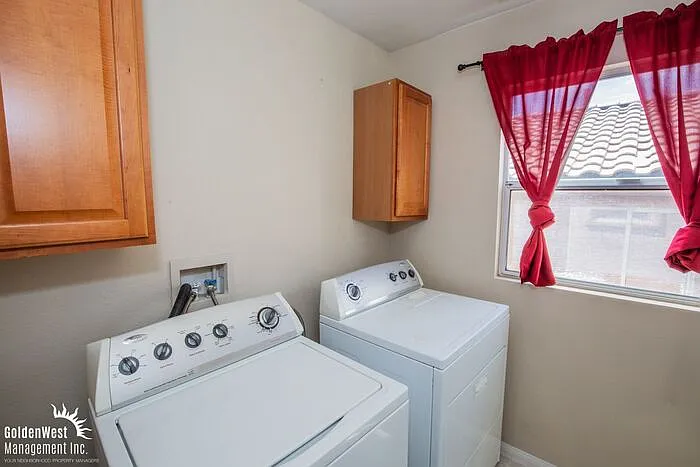 216 McHenry St — Photo 10
