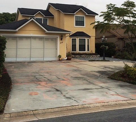 1st image of 208 Sandalwood Dr