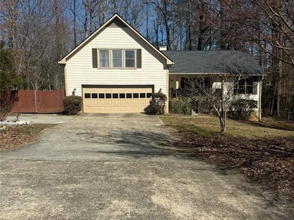 1531 Glendale Dr, Lawrenceville, GA 30043
