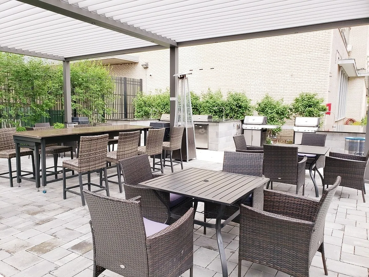 Building Photo - 3950 N Lake Shore Dr #509B