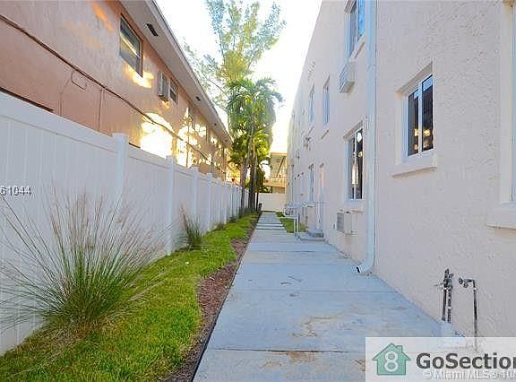 4th image of 6918 Bay Dr #5
