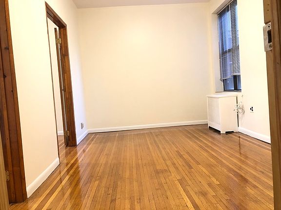 4th image of 2109 38th St #2