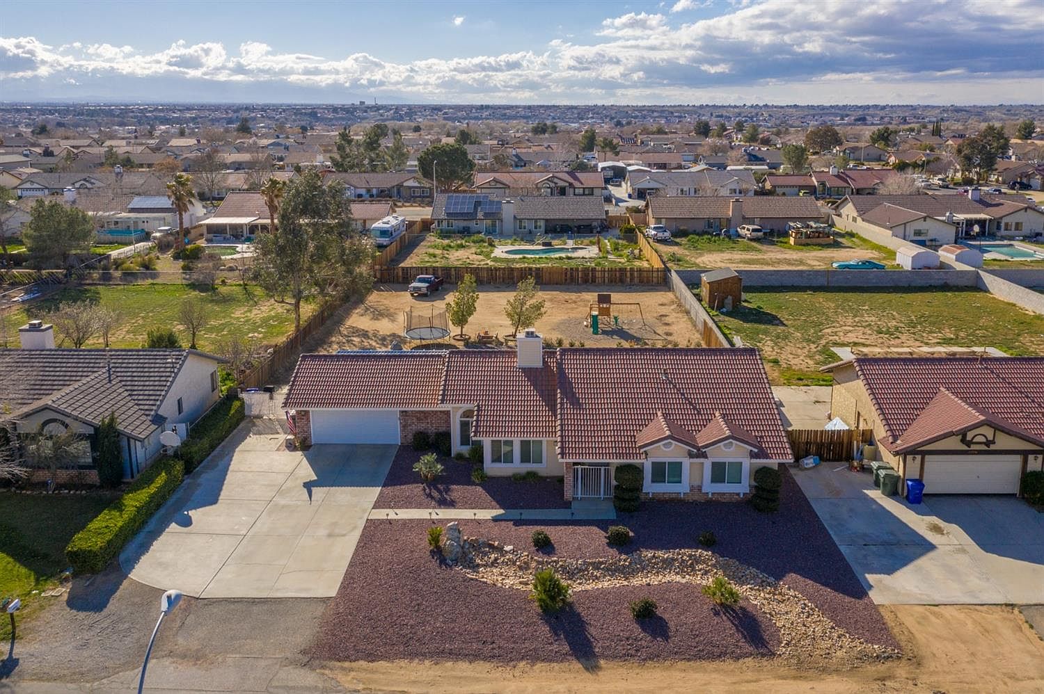 13576 Cochise Rd, Apple Valley, CA 92308 | Zillow