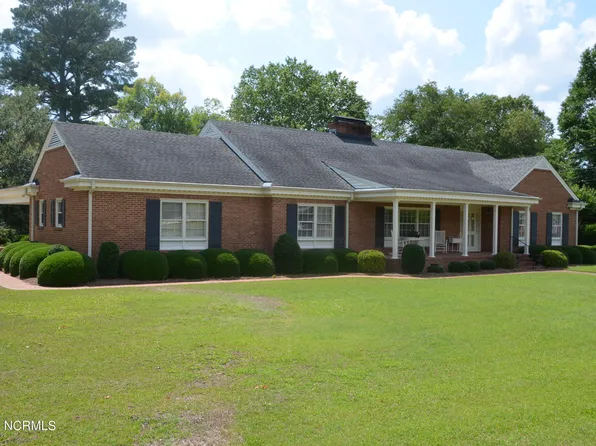 122 Crest Drive, Mount Olive, NC 28365