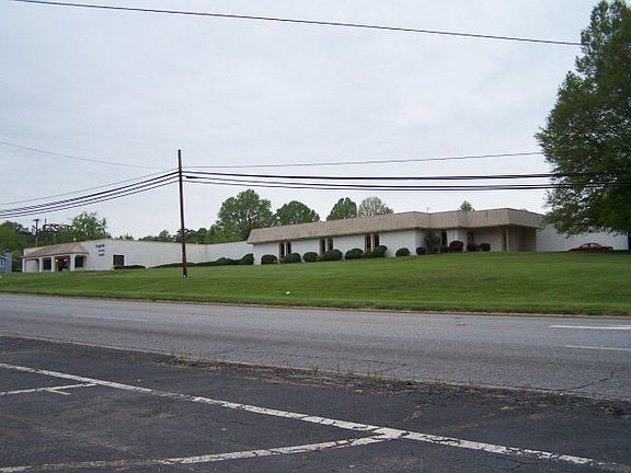 3rd image of 315 Elkin Hwy