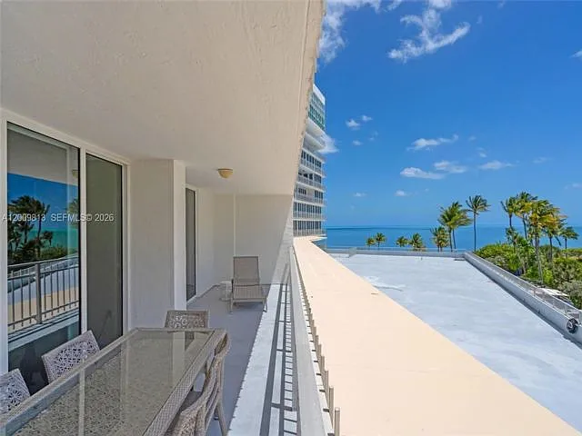 600 Grapetree Dr #4DS — Photo 8