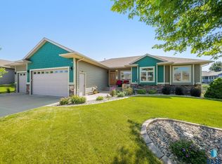 1708 S Monticello Ave, Sioux Falls, SD 57106
