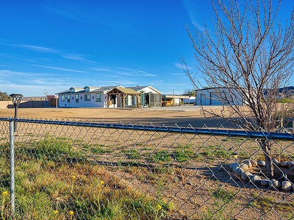 3rd image of 1615 W Burns Ave