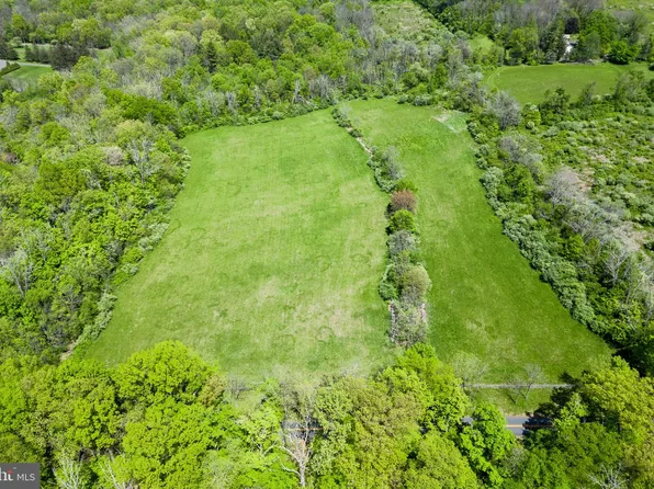 15 Stony Brook Rd, Hopewell, NJ 08525