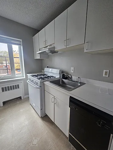 572 Whitney Ave #3E Photo 1