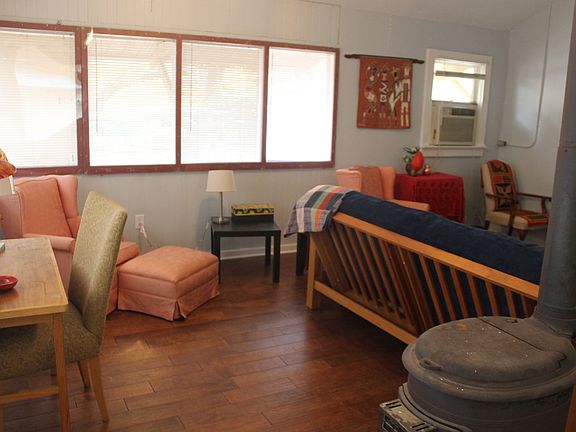 Living Area with pull-out futon sofa