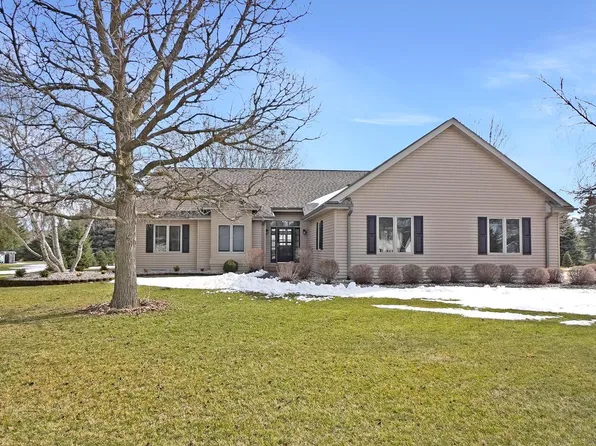 1485 North Riverline DRIVE, Oconomowoc, WI 53066